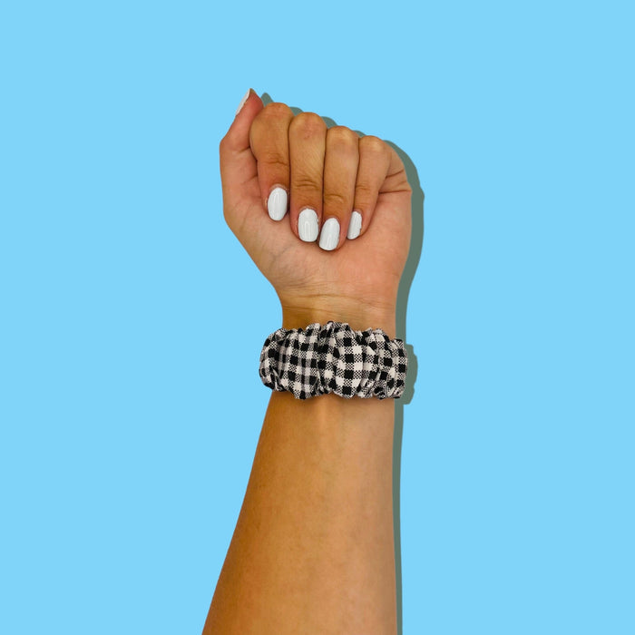 gingham-black-and-white-moochies-connect-4g-watch-straps-nz-scrunchies-watch-bands-aus